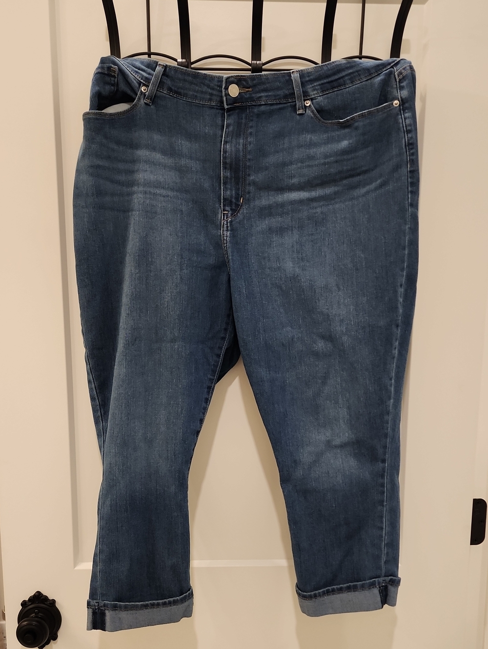 Women’s Dark LEVI Strauss Blue Stretch Denim Capri Jeans